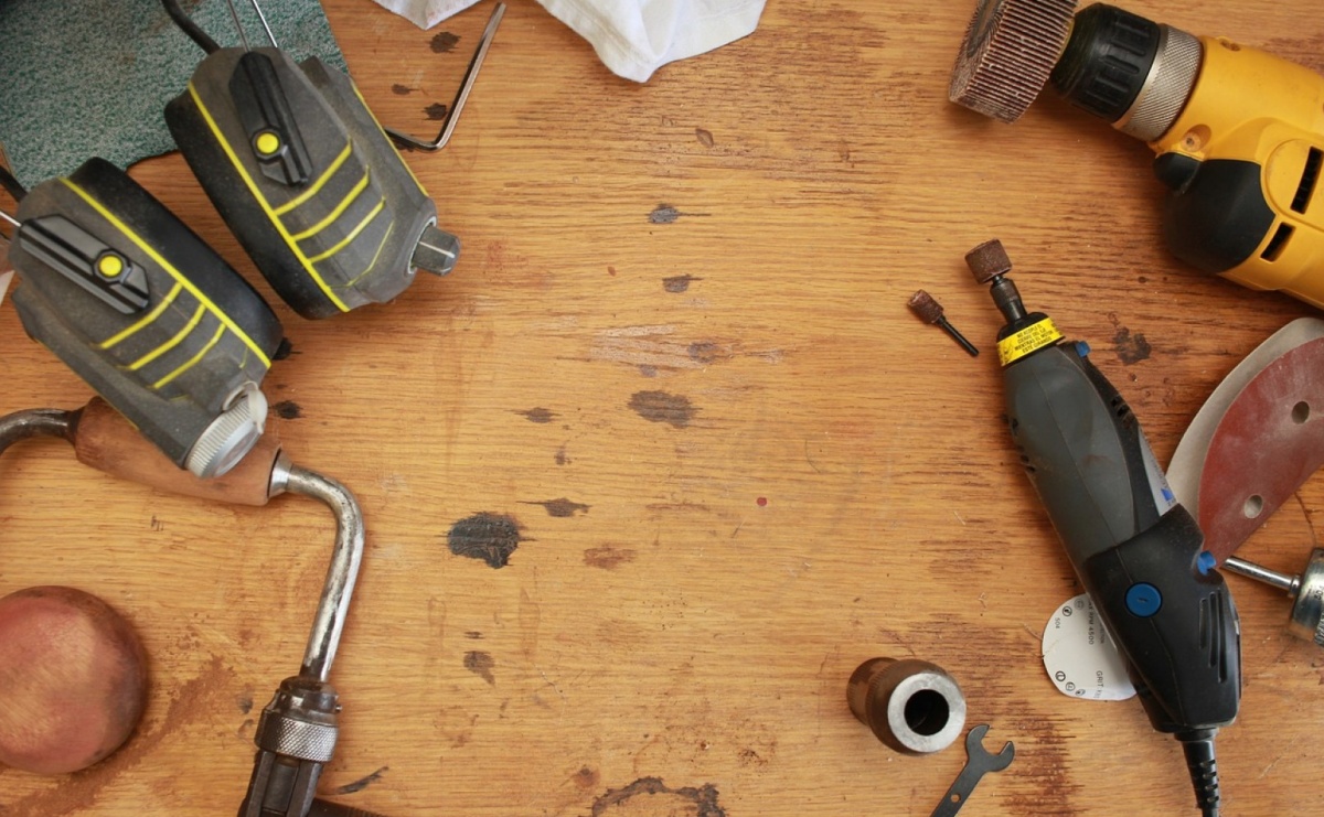 Polacy coraz częściej kupują narzędzia i elektronarzędzia przez internet. Czy warto? - Serwis informacyjny z Raciborza - naszraciborz.pl