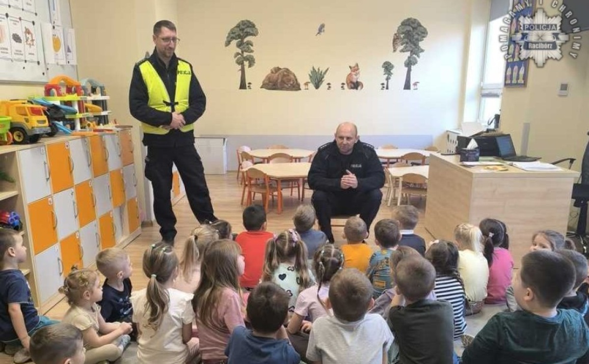Bezpieczne ferie. Spotkania z policjantami w Rzuchowie - Serwis informacyjny z Raciborza - naszraciborz.pl