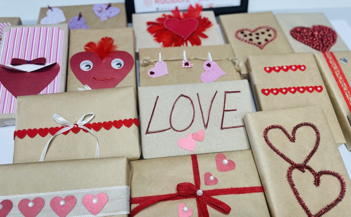 Randka w ciemno z książką – Walentynkowa akcja w bibliotece - Serwis informacyjny z Raciborza - naszraciborz.pl