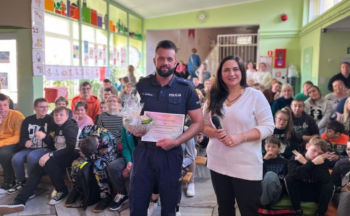Dzień bezpiecznego Internetu z raciborskim policjantem - Serwis informacyjny z Raciborza - naszraciborz.pl