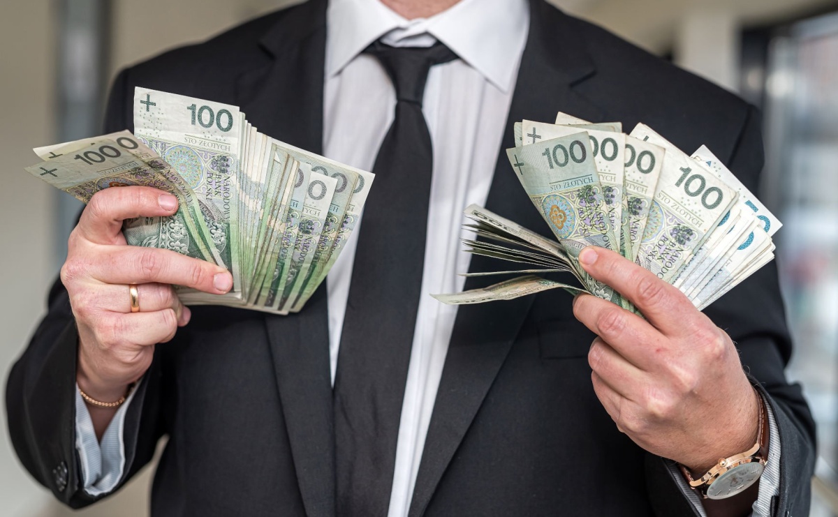 Ile komornik może zabrać z pensji w 2025 roku? Twój przewodnik po egzekucji komorniczej - Serwis informacyjny z Raciborza - naszraciborz.pl