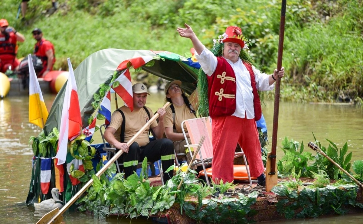 Hasło na tegoroczne Pływadło: Viadrus i Chrobry strażnikami naszej Odry - Serwis informacyjny z Raciborza - naszraciborz.pl