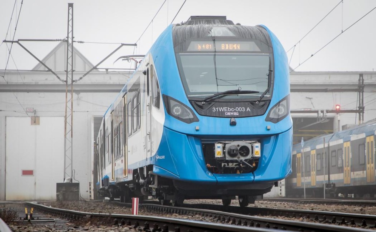 Impuls 2 - nowoczesny pociąg Kolei Śląskich kursuje na trasie do Raciborza [FOTO] - Serwis informacyjny z Raciborza - naszraciborz.pl
