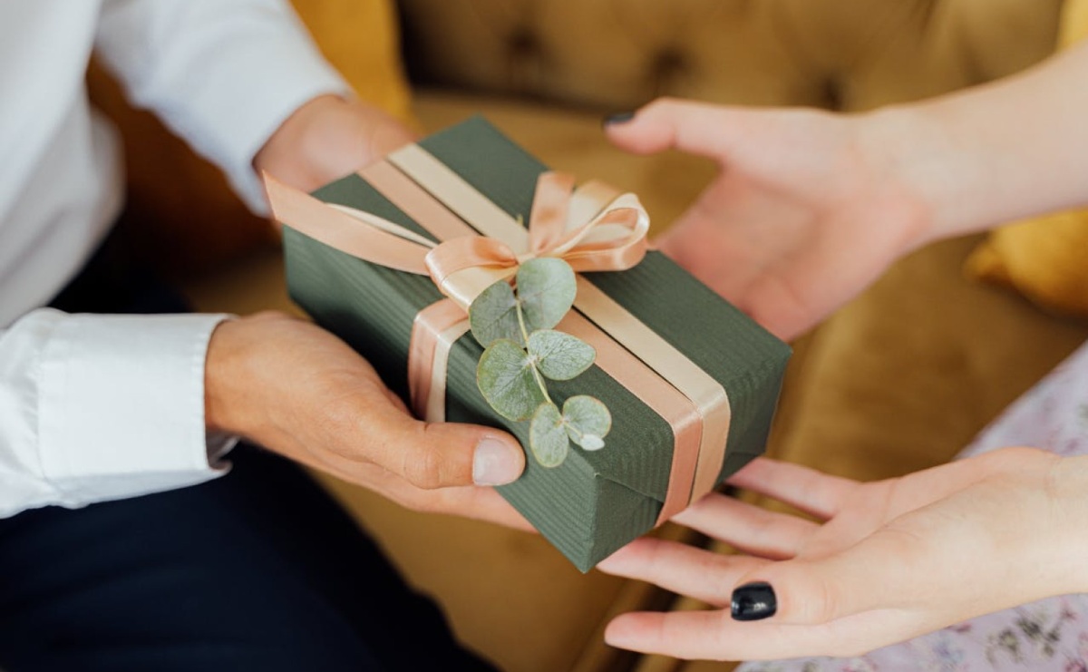 Jak wybrać wyjątkowy prezent dla mężczyzny? Poradnik krok po kroku - Serwis informacyjny z Raciborza - naszraciborz.pl