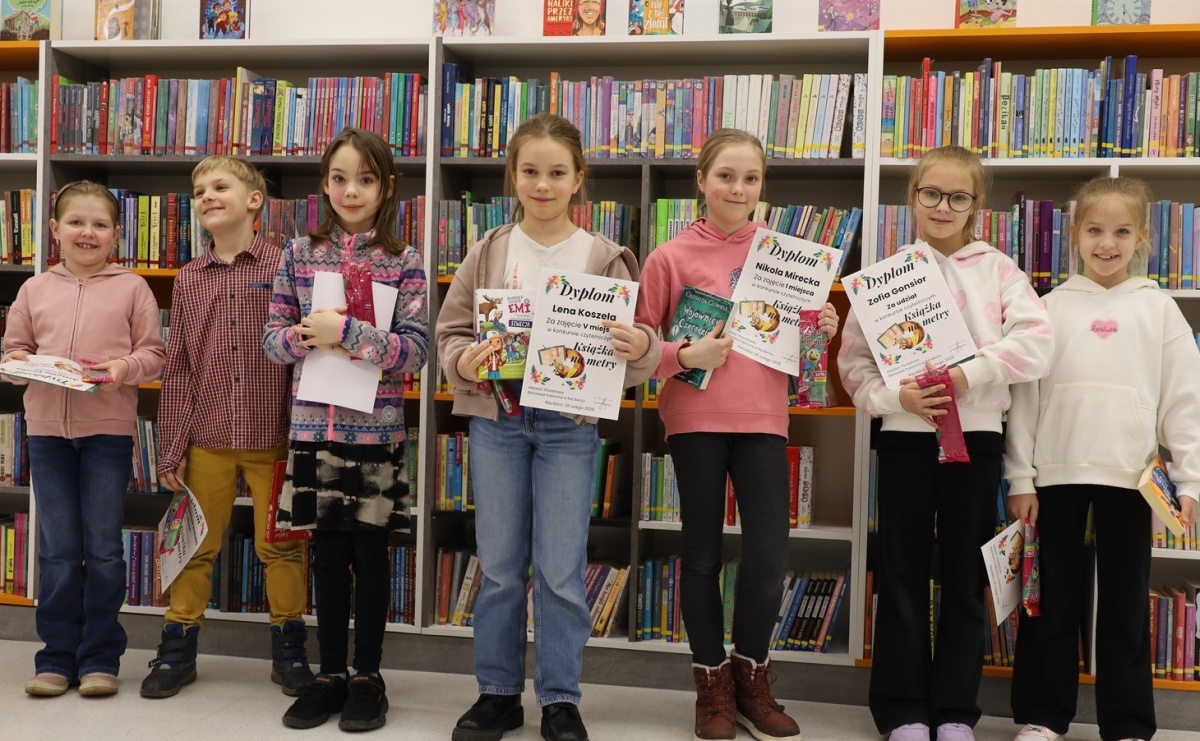 Czy można czytać książki na metry? W bibliotece rozstrzygnięto konkurs - Serwis informacyjny z Raciborza - naszraciborz.pl