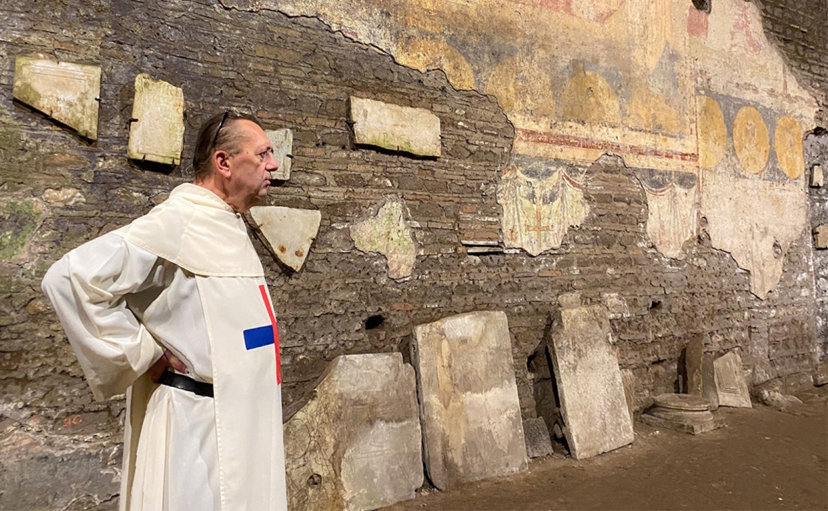 NIE-WIARY-GODNE, czyli Indiana Jones w habicie. Agostino Lewandowski gościem spotkania W PUNKT - Serwis informacyjny z Raciborza - naszraciborz.pl