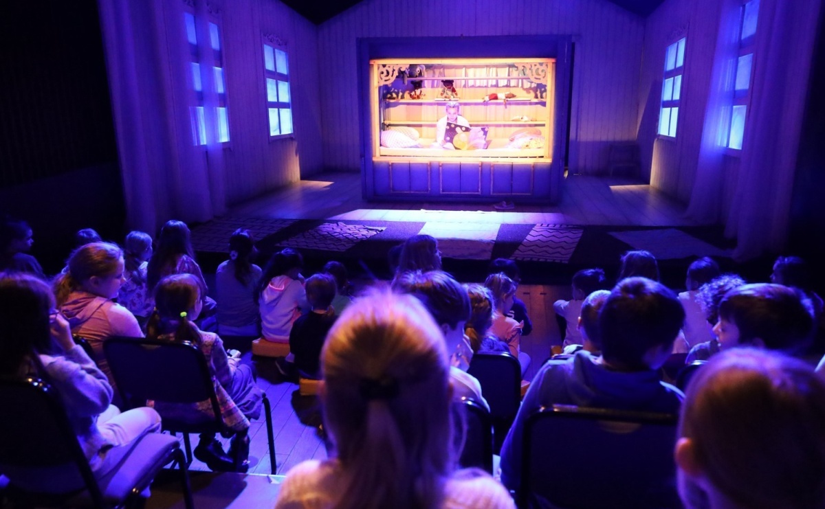 Królewskie Ferie z Biblioteką: wycieczka do Teatru Miejskiego w Gliwicach - Serwis informacyjny z Raciborza - naszraciborz.pl