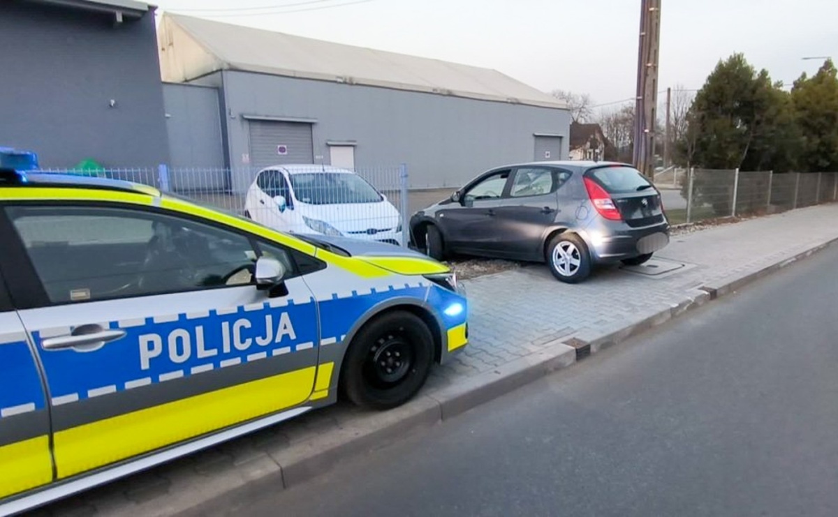 Świadek zapobiegł tragedii – zatrzymana kobieta miała 2 promile alkoholu i uderzyła w ogrodzenie - Serwis informacyjny z Raciborza - naszraciborz.pl