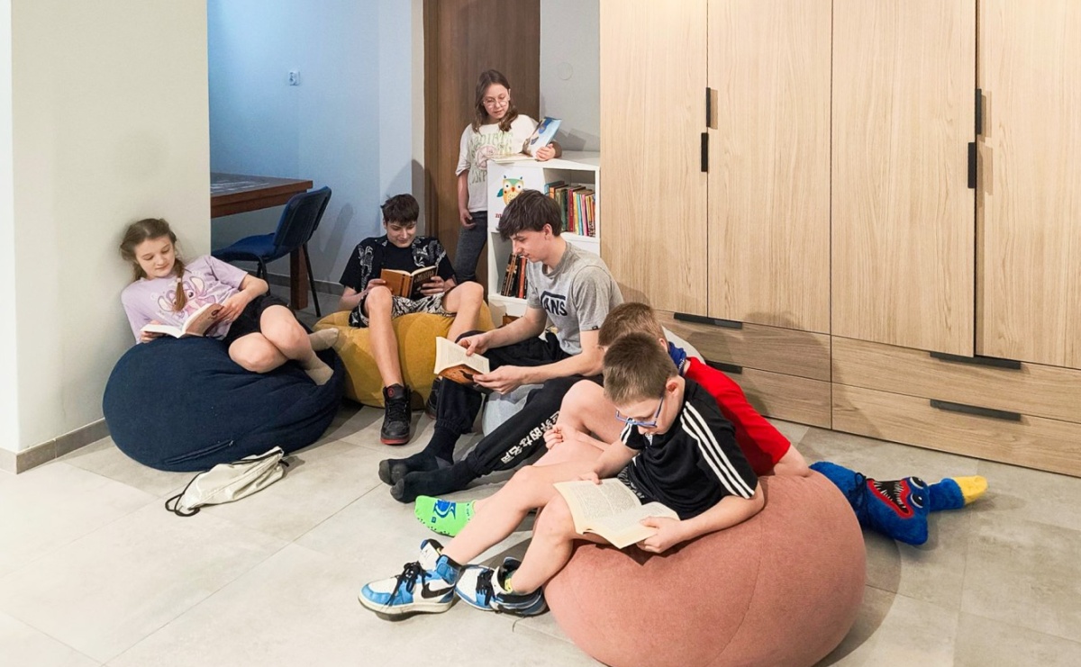 Samborowice zyskały nową Zaczytaną Bibliotekę. To efekt współpracy Henkel Polska i Fundacji Zaczytani.org - Serwis informacyjny z Raciborza - naszraciborz.pl