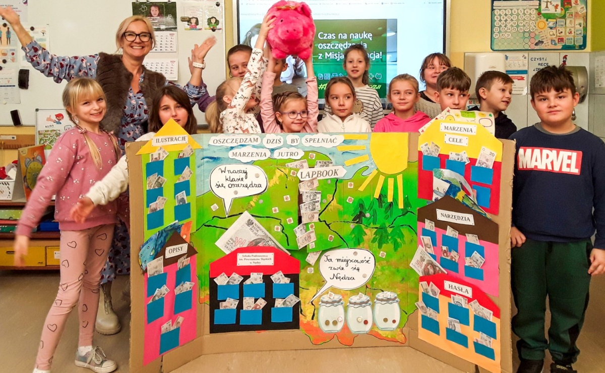 Nędza. Laureaci ogólnopolskiego konkursu Misja Edukacja z wizytą w Warszawie! - Serwis informacyjny z Raciborza - naszraciborz.pl