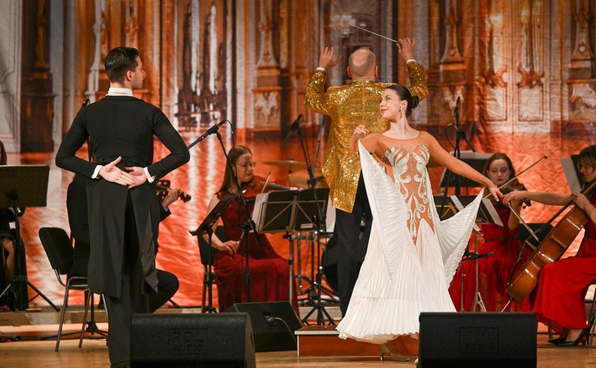 Wielka gala wiedeńska – Johann Strauss i przyjaciele zachwyciła raciborską publiczność - Serwis informacyjny z Raciborza - naszraciborz.pl