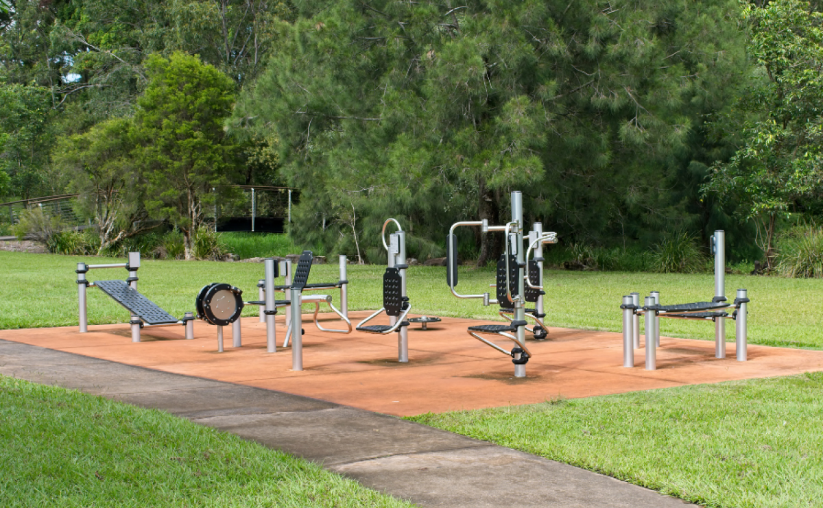 Siłownie plenerowe — dlaczego zyskały taką popularność? - Serwis informacyjny z Raciborza - naszraciborz.pl