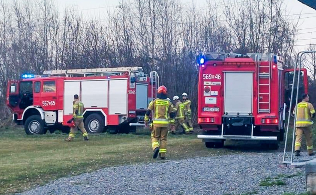 Strażacy interweniowali w powiecie – pożar, plama oleju i pomoc medyczna - Serwis informacyjny z Raciborza - naszraciborz.pl