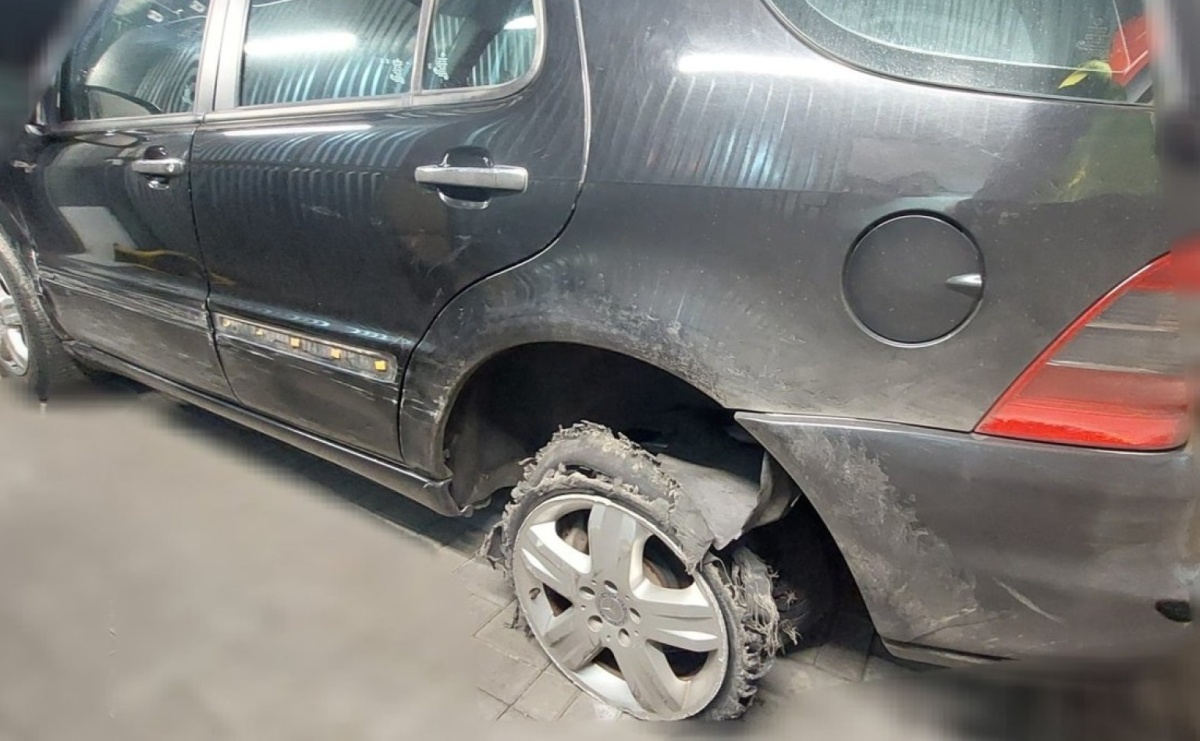 Uciekł na gołej feldze, schował auto w garażu, ale policja i tak go dopadła! - Serwis informacyjny z Raciborza - naszraciborz.pl