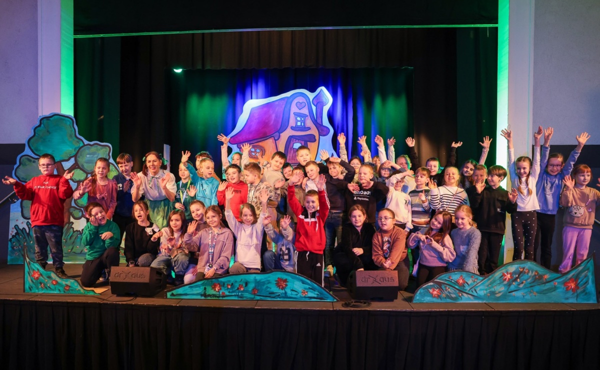 Szkoły i przedszkola w bajkowej przygodzie Jasia i Małgosi - Serwis informacyjny z Raciborza - naszraciborz.pl