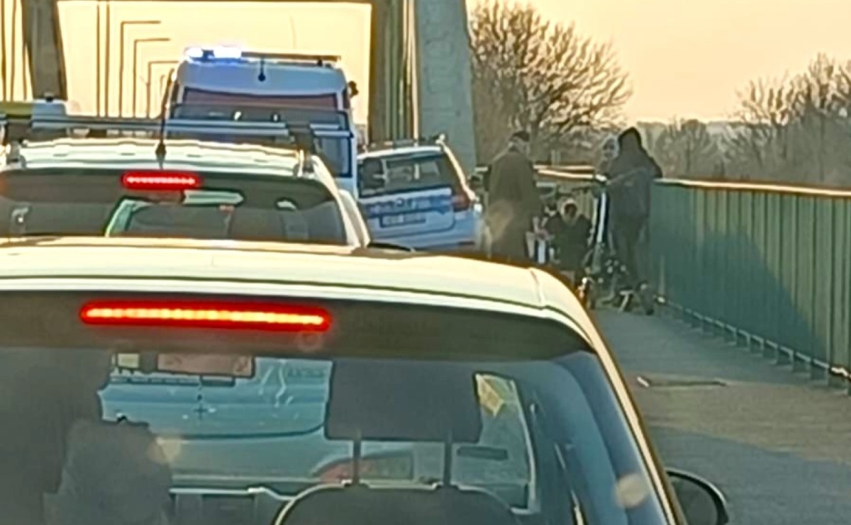 Mężczyzna wywrócił się podczas jazdy rowerem. Trafił do szpitala - Serwis informacyjny z Raciborza - naszraciborz.pl