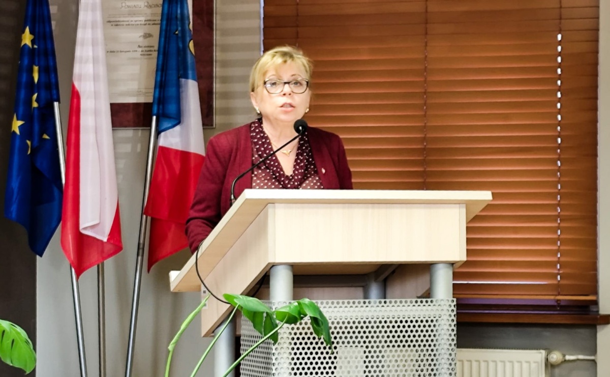 Posłanka prezentuje pismo z NFZ w sprawie ugód z raciborskim szpitalem - Serwis informacyjny z Raciborza - naszraciborz.pl