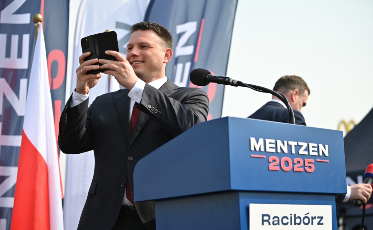 Cześć, tu Sławomir. Mentzen na wiecu przy Matce Polce w Raciborzu [FOTO i WIDEO] - Serwis informacyjny z Raciborza - naszraciborz.pl