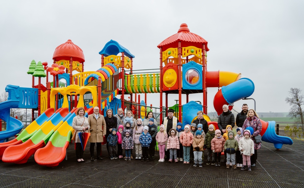 Eko-strajk i otwarcie placu zabaw w Cyprzanowie - Serwis informacyjny z Raciborza - naszraciborz.pl