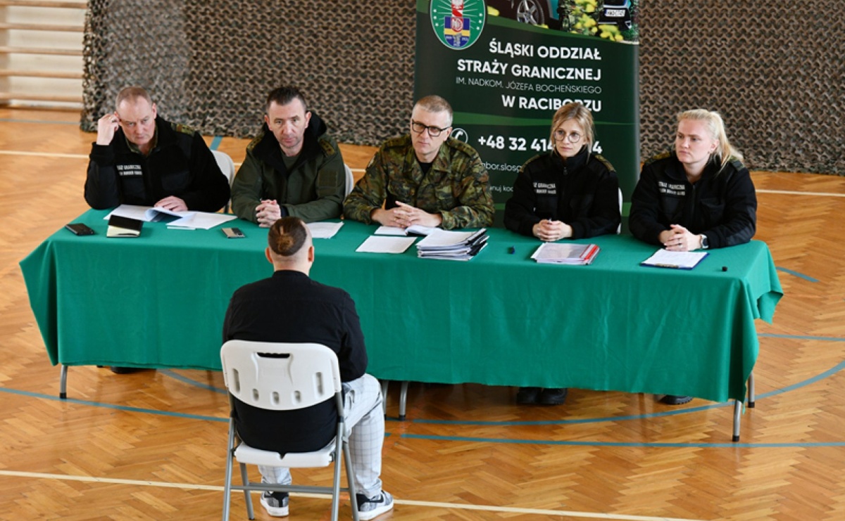 Już trzysta podań o przyjęcie do służby w Śląskim Oddziale SG w Raciborzu - Serwis informacyjny z Raciborza - naszraciborz.pl