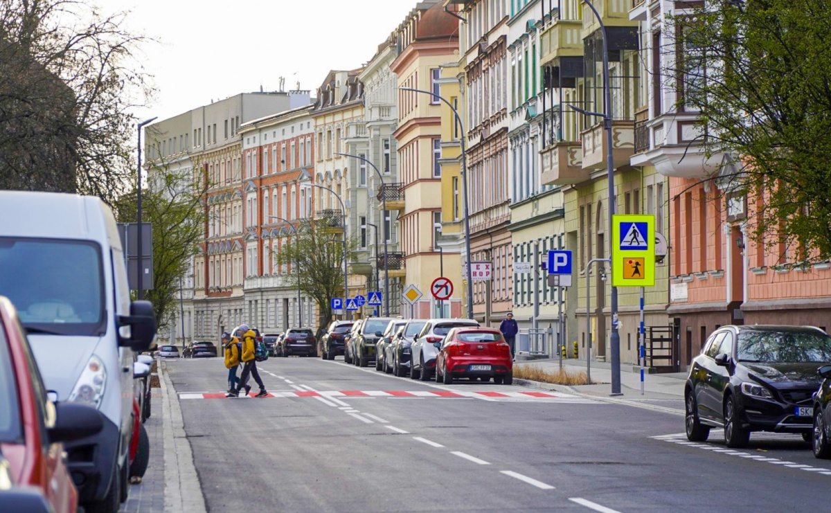 Trochę to trwało, ale się udało. Zakończył się remont ul. Staszica - Serwis informacyjny z Raciborza - naszraciborz.pl