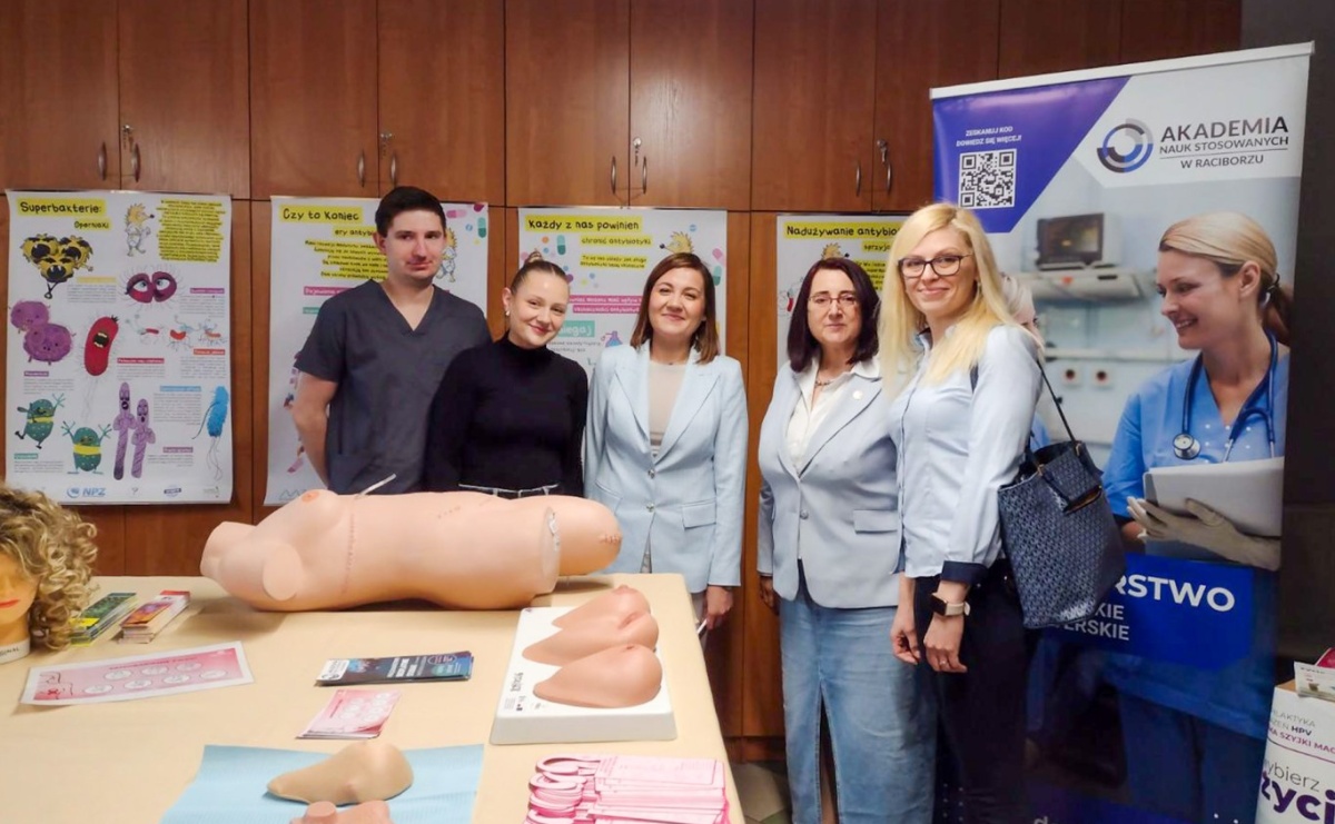 Bezpieczeństwo zdrowotne – wspólna odpowiedzialność. Dzień otwarty w PSEE - Serwis informacyjny z Raciborza - naszraciborz.pl