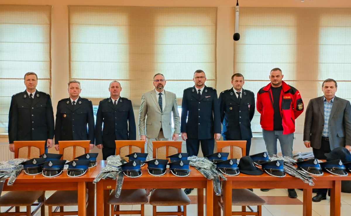 Nowe mundury galowe i sprzęt dla jednostek OSP z terenu Gminy Nędza - Serwis informacyjny z Raciborza - naszraciborz.pl