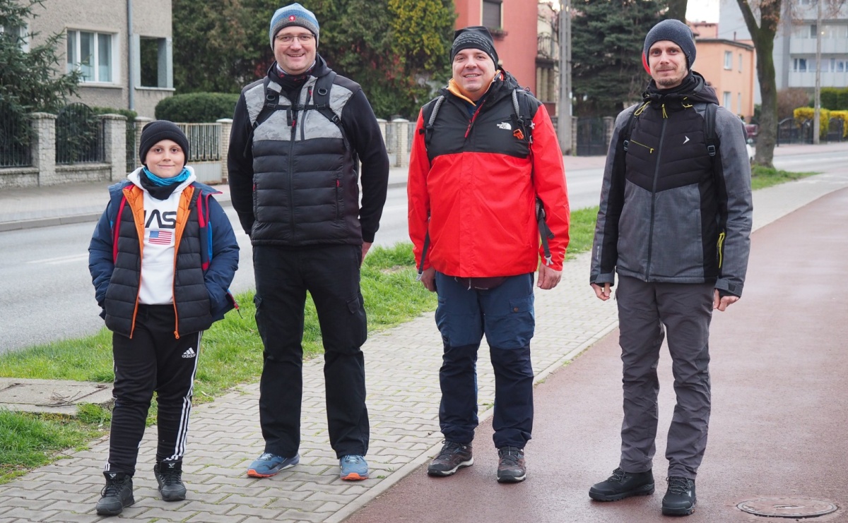 Wyruszyli w ciszy – Ekstremalna Droga Krzyżowa z Raciborza już za nami - Serwis informacyjny z Raciborza - naszraciborz.pl