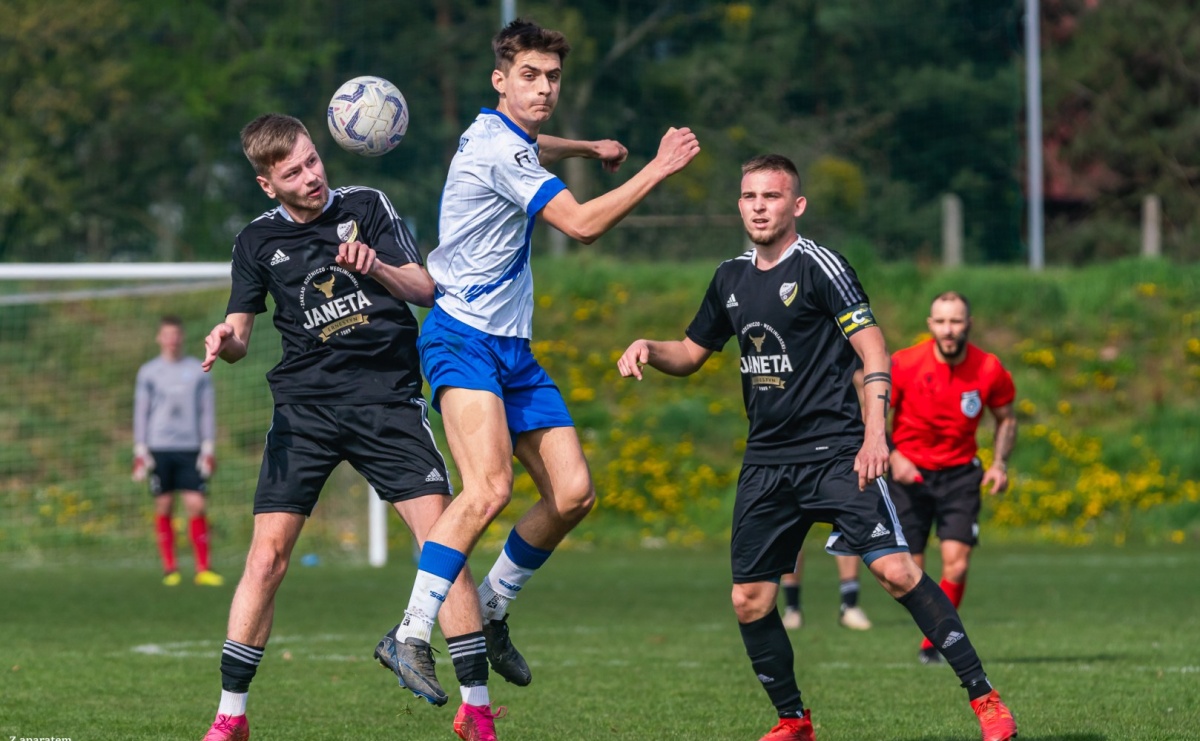 Prowadzili 2:0, ale punktów nie zdobyli. Derby Podokręgu dla Lubomi [FOTO] - Serwis informacyjny z Raciborza - naszraciborz.pl
