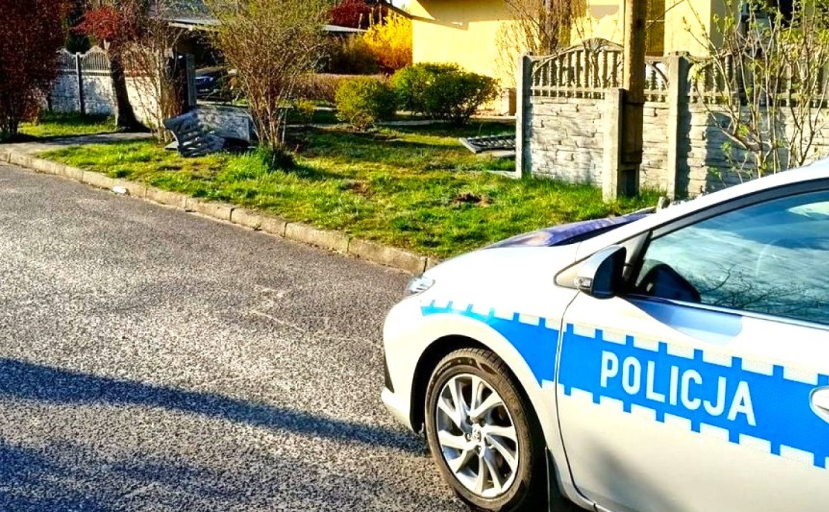 17-latek bez prawka i pod wpływem. Wjechał w ogrodzenie - Serwis informacyjny z Raciborza - naszraciborz.pl