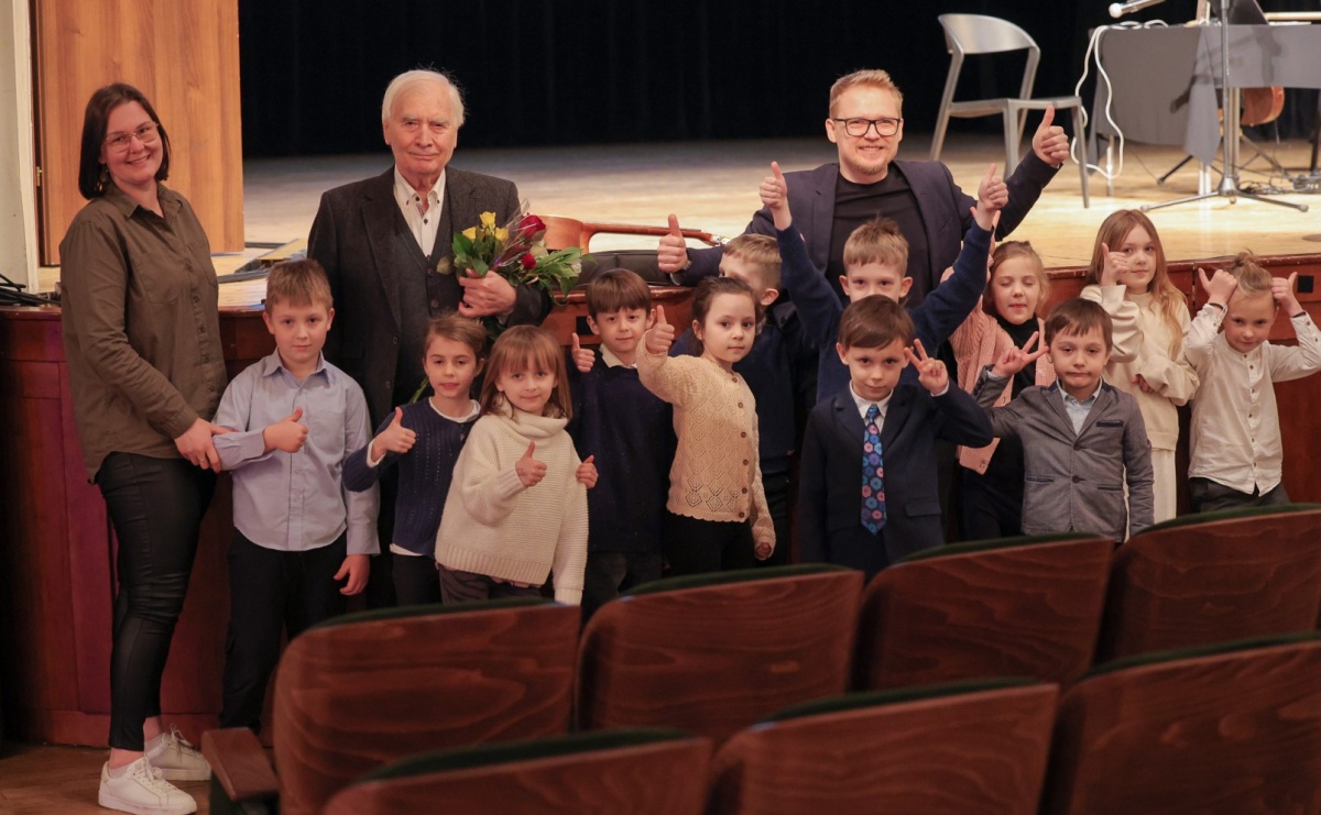 Ile brzmień ma gitara? Gitary elektryczne na koncertach umuzykalniających w RCK - Serwis informacyjny z Raciborza - naszraciborz.pl