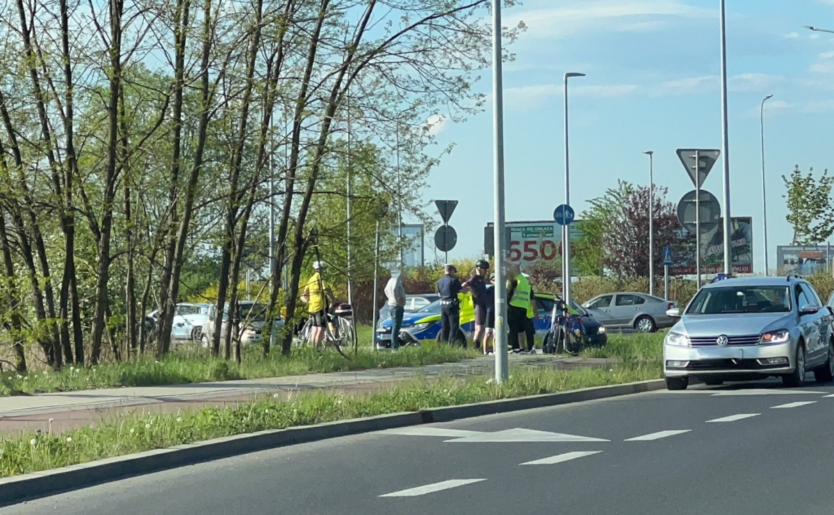 Zderzenie przy Auchan. Winny kierujący hulajnogą - Serwis informacyjny z Raciborza - naszraciborz.pl
