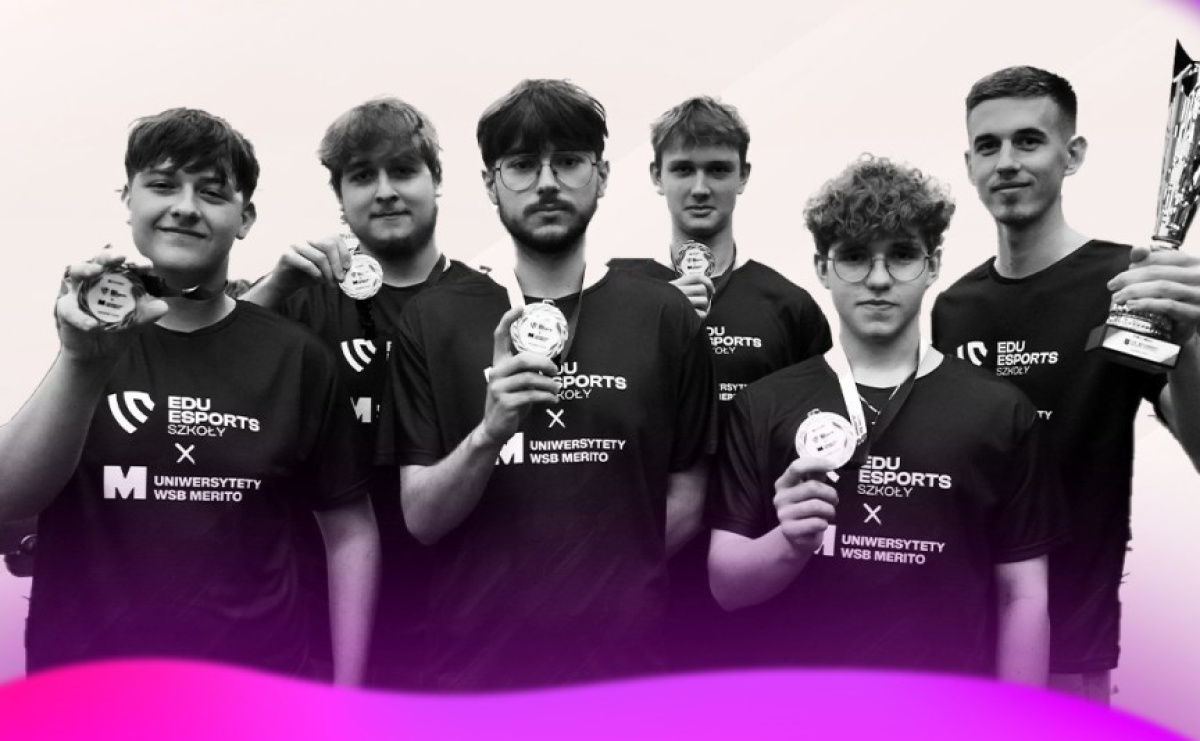Historyczny sukces uczniów TEB Liceum i Technikum w Raciborzu! Reprezentanci Polski na V4 Student Esports Tournament - Serwis informacyjny z Raciborza - naszraciborz.pl