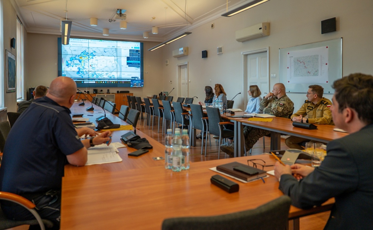 Burze i ulewy na Śląsku - narada u wojewody - Serwis informacyjny z Raciborza - naszraciborz.pl