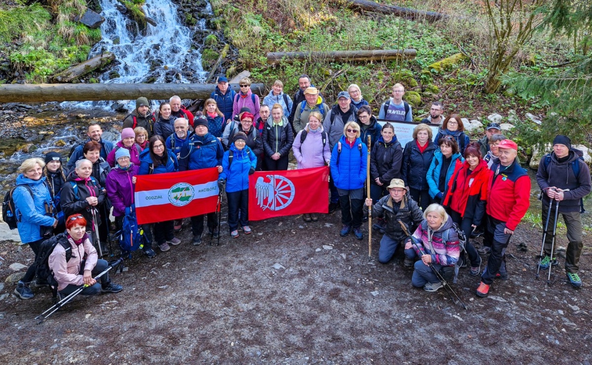 Raciborzanie zdobyli Pradziada – kolejna udana wyprawa z PTTK - Serwis informacyjny z Raciborza - naszraciborz.pl