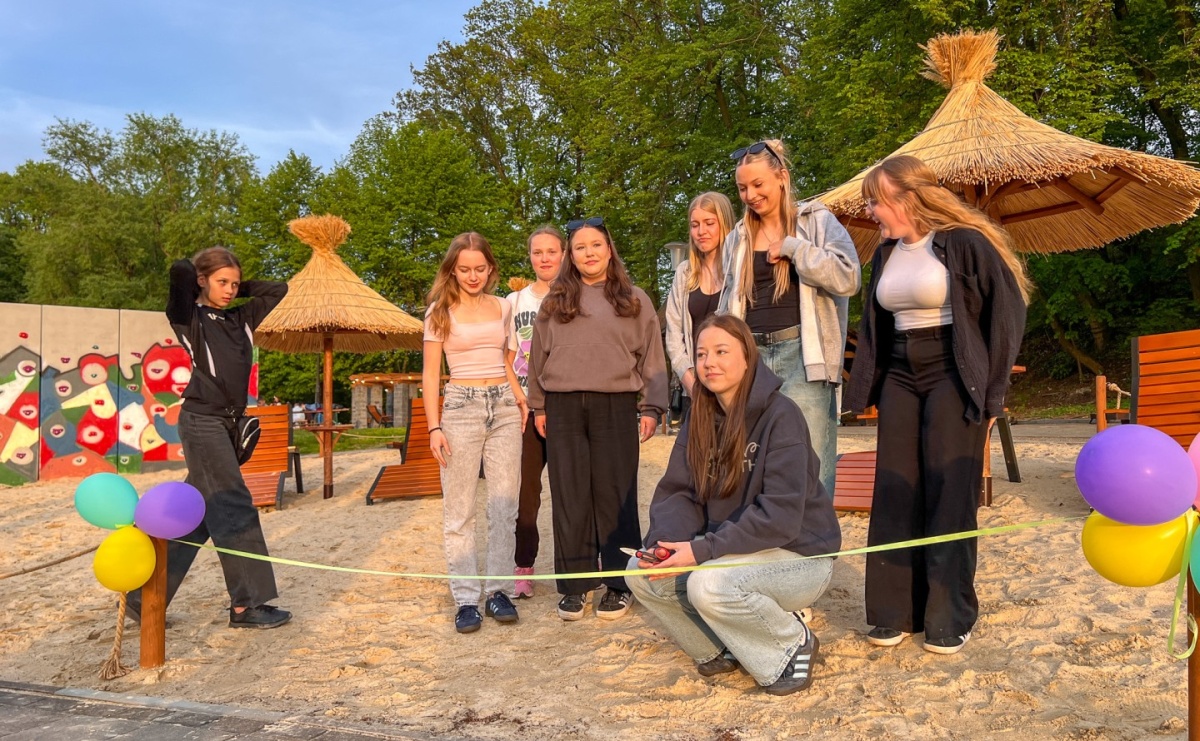 Plaża w Kornicach już czynna! Wielkie otwarcie z muzyką, muralem i zabawą do północy [WIDEO] - Serwis informacyjny z Raciborza - naszraciborz.pl