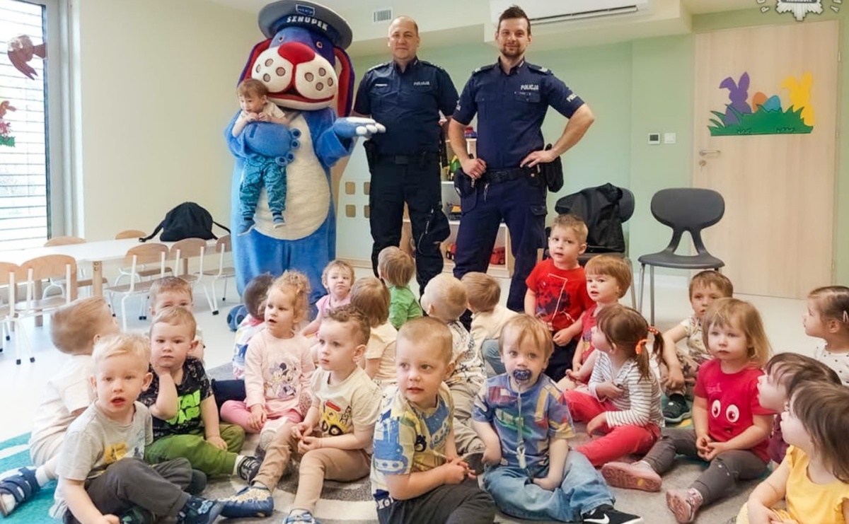 Mamo, tato, tutaj jestem. Policja w raciborskim żłobku - Serwis informacyjny z Raciborza - naszraciborz.pl