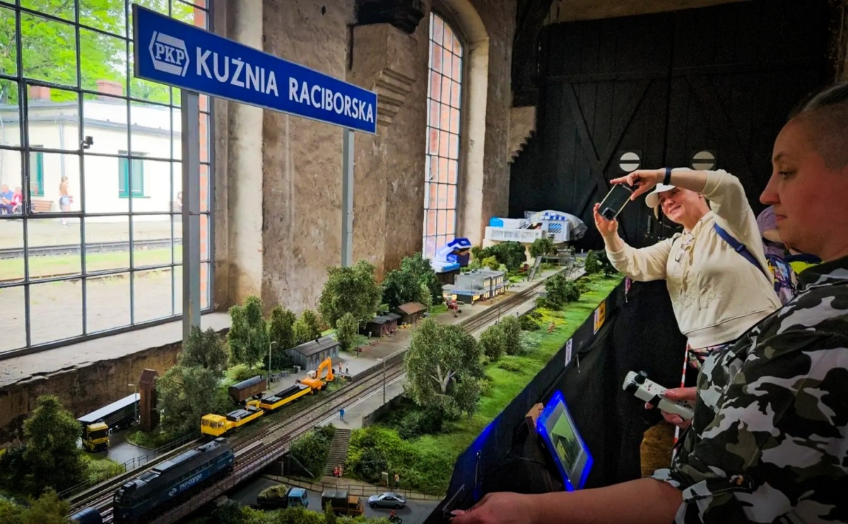 Rudzka majówka z wąskotorówką i makietą kolejową [FOTO i WIDEO] - Serwis informacyjny z Raciborza - naszraciborz.pl