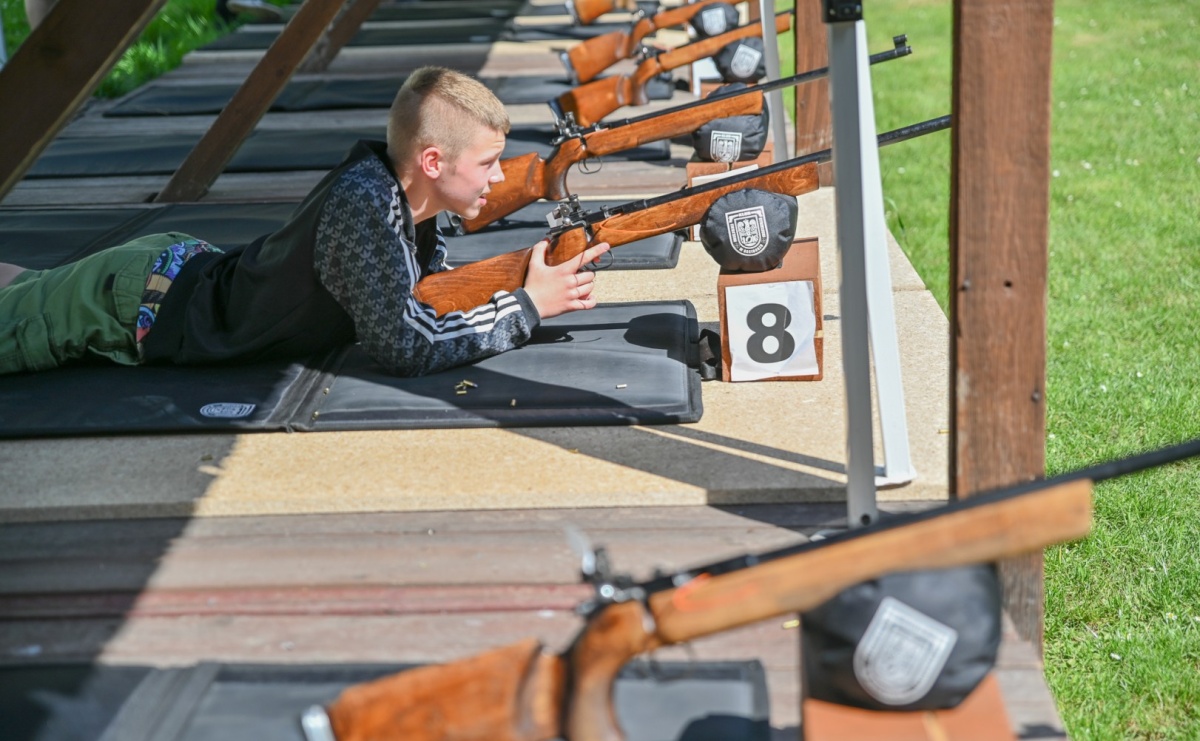 Sportowe upamiętnienie Konstytucji 3 Maja na strzelnicy przy Łąkowej - Serwis informacyjny z Raciborza - naszraciborz.pl
