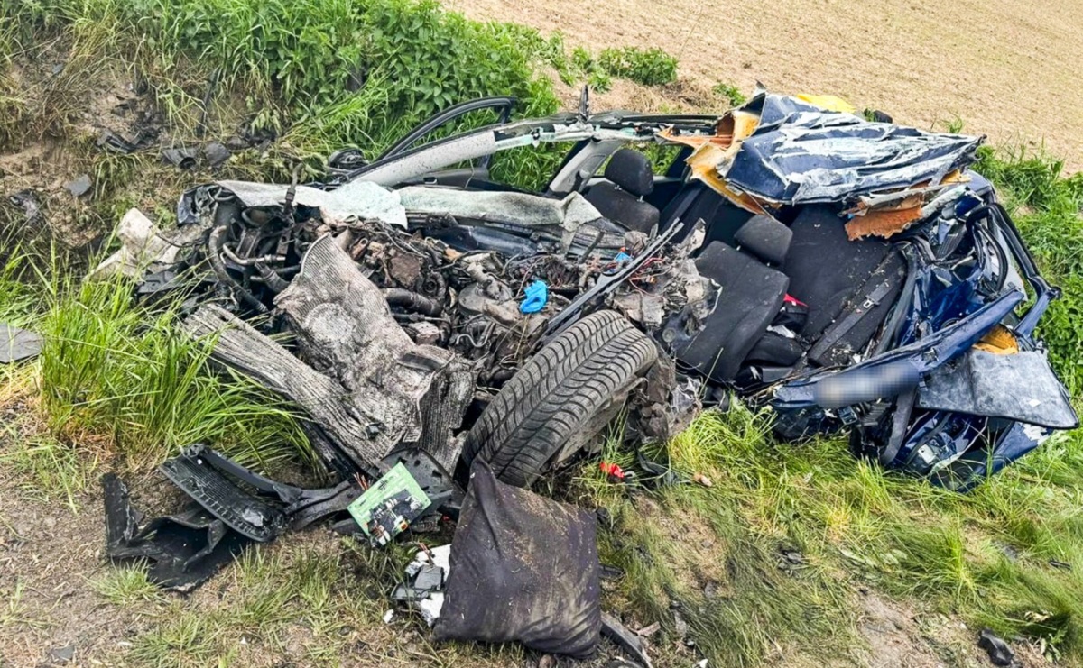 Tragiczny wypadek w Bieńkowicach. Nie żyje 32-letni kierowca volkswagena [KOMUNIKAT POLICJI] - Serwis informacyjny z Raciborza - naszraciborz.pl