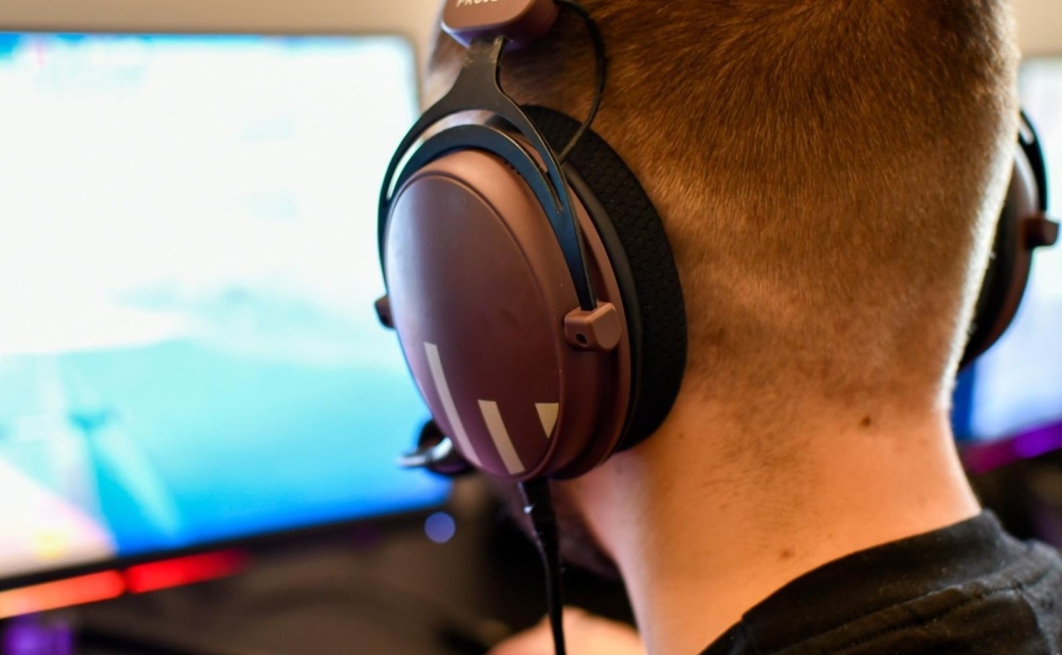 Raciborskie szkoły z nowym sprzętem do nauki zdalnej i pracowniami AI oraz STEM - Serwis informacyjny z Raciborza - naszraciborz.pl