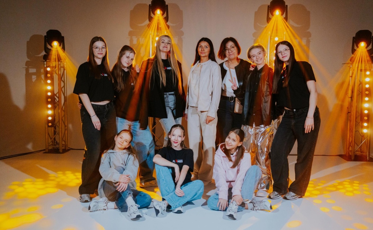 Debiut z sercem i klasą. Staś Karoń zachwyca pierwszym singlem i teledyskiem - Serwis informacyjny z Raciborza - naszraciborz.pl