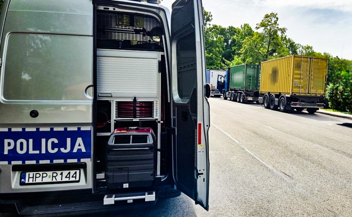 Ciężarówki pod lupą. Policja ujawnia rażące nieprawidłowości na DK45 - Serwis informacyjny z Raciborza - naszraciborz.pl