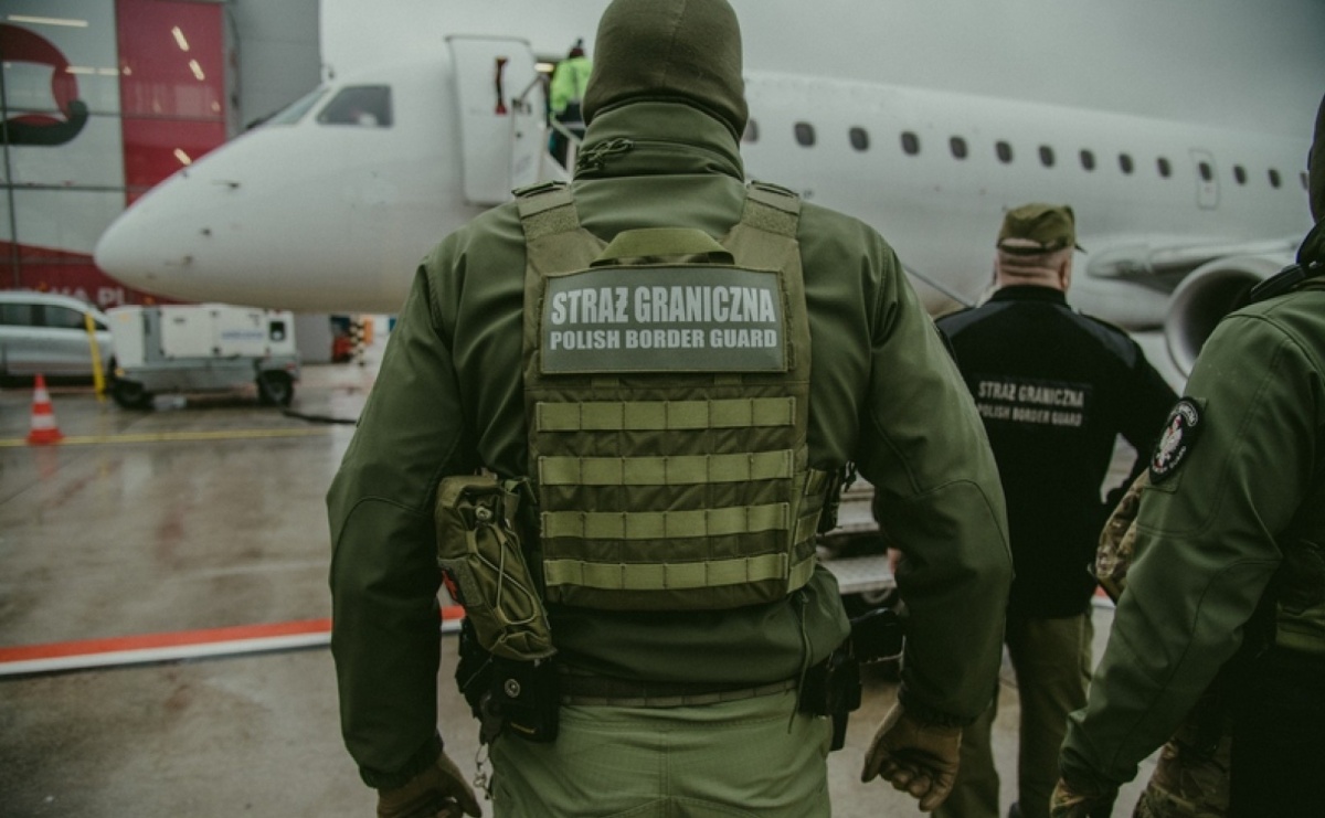 Odmowa wjazdu dla 8 cudzoziemców. Interwencja Straży Granicznej w Raciborzu - Serwis informacyjny z Raciborza - naszraciborz.pl