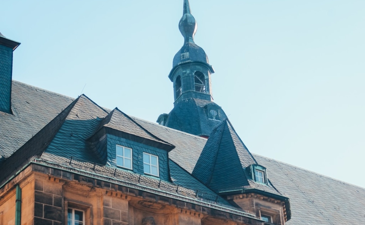 Rodzaje obróbek dekarskich, które ratują dach przed katastrofą - Serwis informacyjny z Raciborza - naszraciborz.pl