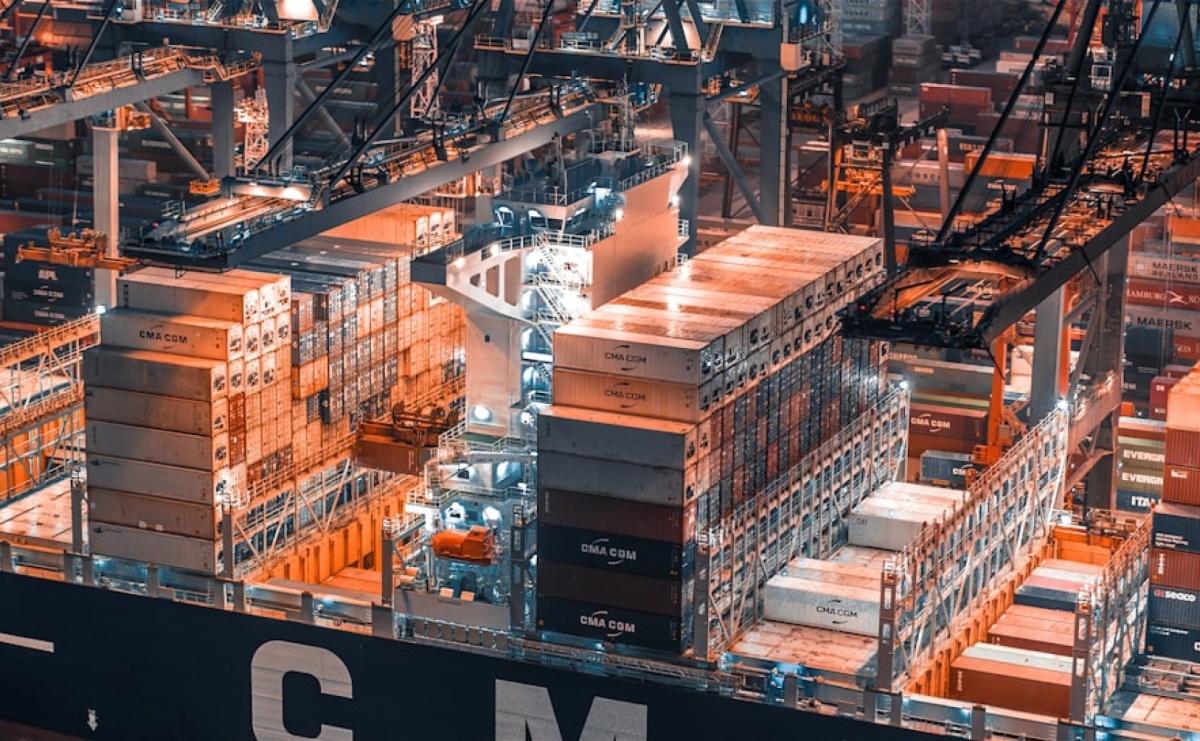 Dlaczego odpowiedni stół magazynowy do pakowania ma kluczowe znaczenie? - Serwis informacyjny z Raciborza - naszraciborz.pl