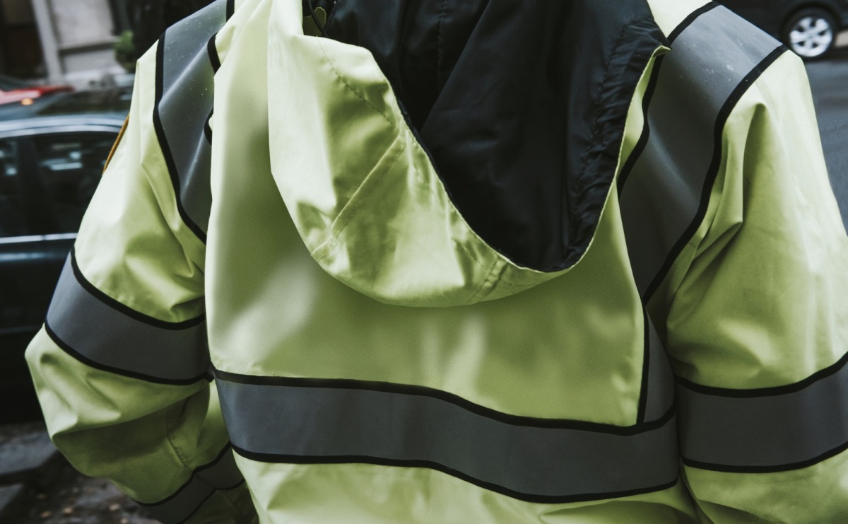 Kurtka odblaskowa – jak wybrać najlepszą? Wskazówki - Serwis informacyjny z Raciborza - naszraciborz.pl