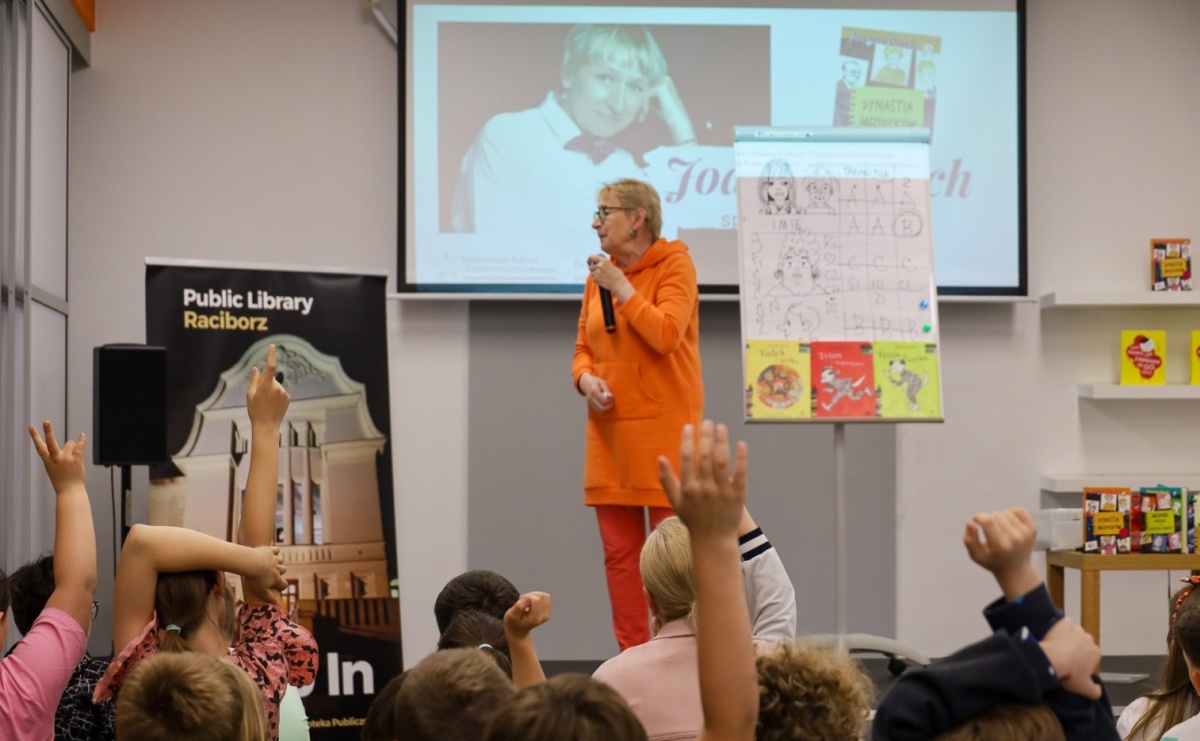 Spotkanie z Joanną Olech w raciborskiej bibliotece - Serwis informacyjny z Raciborza - naszraciborz.pl