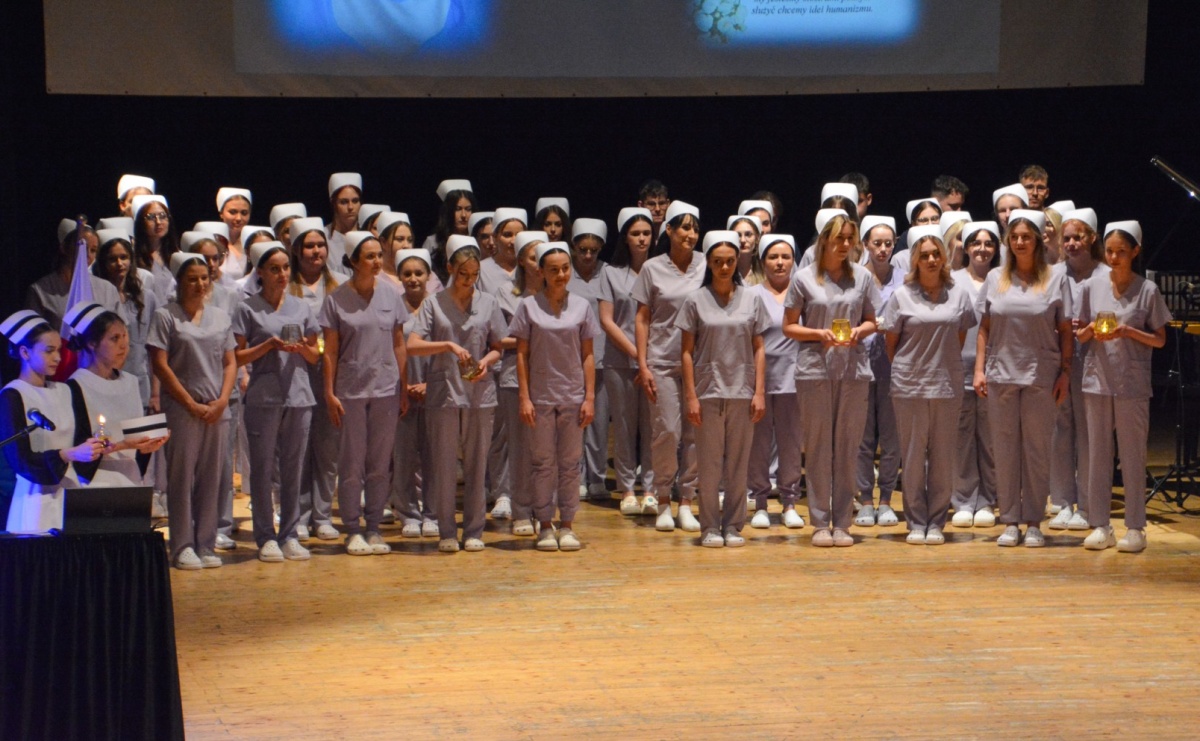 Uroczystość czepkowania w raciborskiej Akademii Nauk Stosowanych [FOTO i WIDEO] - Serwis informacyjny z Raciborza - naszraciborz.pl