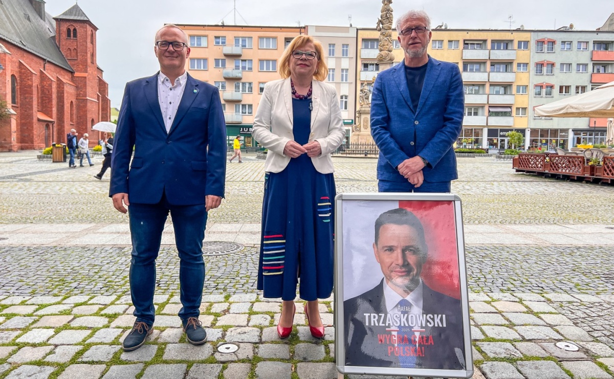 Posłanka i samorządowcy apelowali o poparcie dla Rafała Trzaskowskiego na raciborskim rynku - Serwis informacyjny z Raciborza - naszraciborz.pl